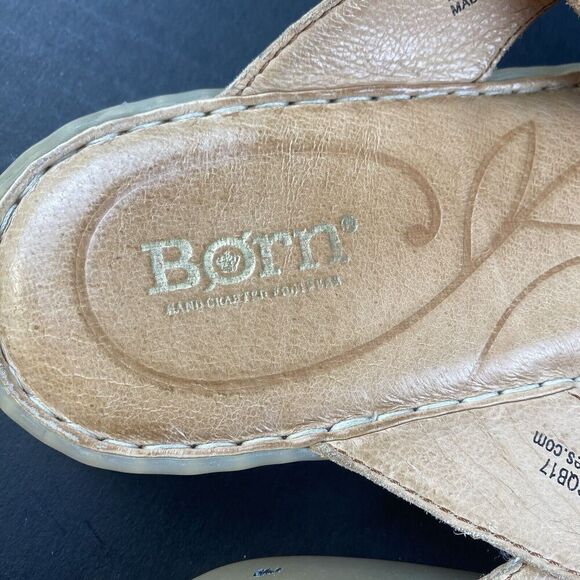 Born Amelie Flip Flops Thongs Leather Gold Sandals Size 10 M F00270 Pre Owned - Picture 10 of 16